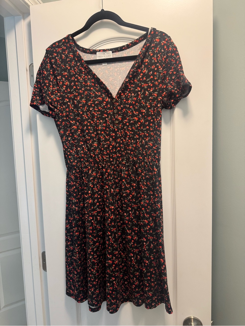 French Grey Floral Dress Medium Black Red Short Sleeve Fit & Flare